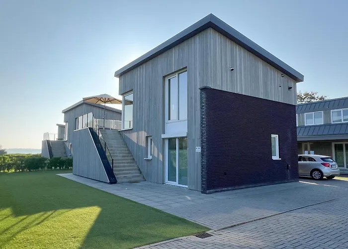 Maroma MISTRAL Exklusive Luxus-Ferienvilla in der Nähe des Veerse Meer mit kostenlosen 4 E-BKEs, kostenlosem Laden und großem Trampolin