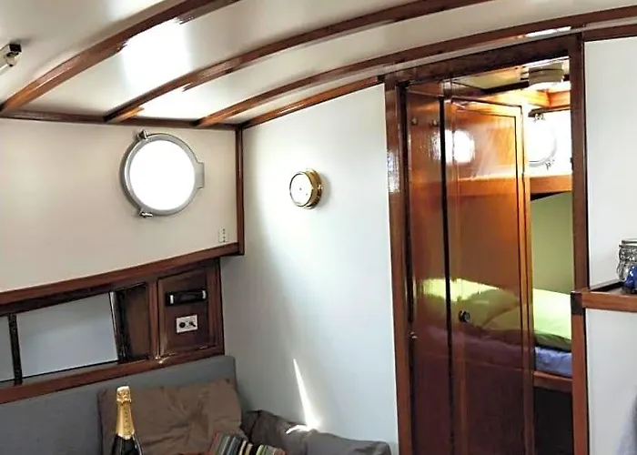 Prive B&B Motorsailer Rataplan